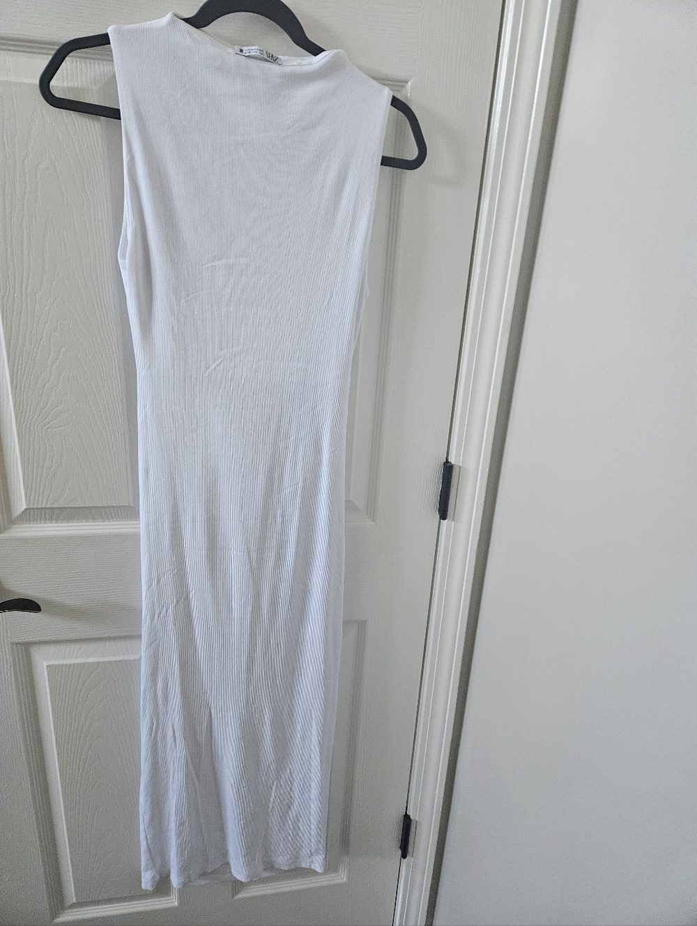 Zara White Sleeveless Ribbed Maxi Dress